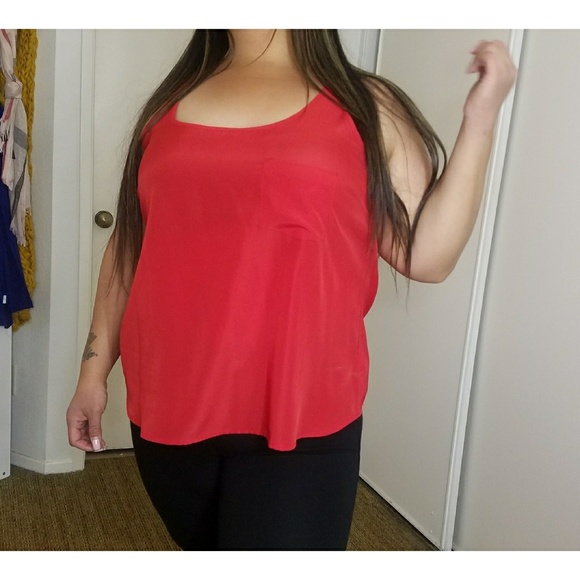 Red tank top - Picture 2 of 3